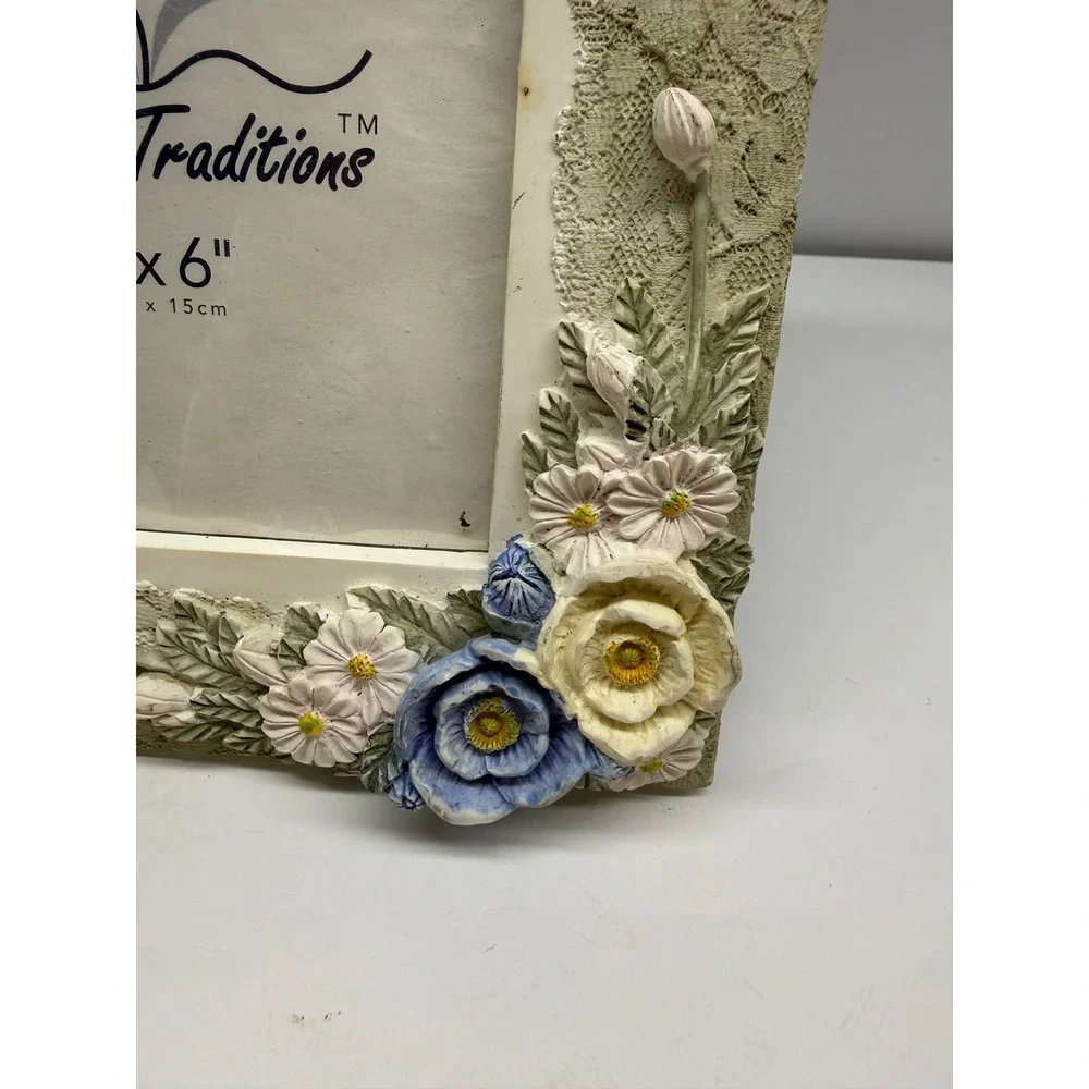 Family Traditions Floral Lace Photo Frame 4x6 Blue White Flowers Cottagecore